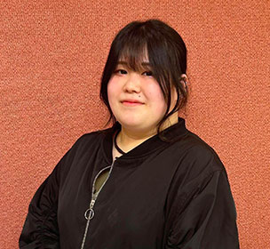 明田 衣織梨